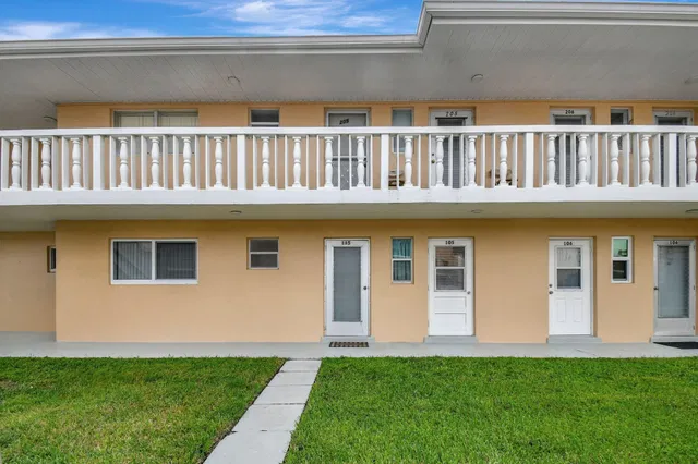  Unit 105 photo 18
