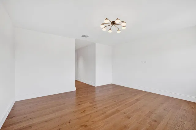 Residence photo 86