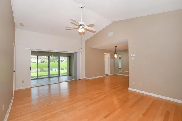  Residence photo 15