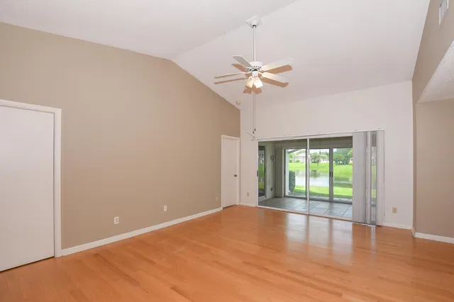  Residence photo 16