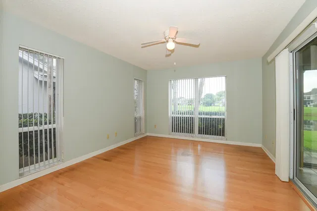  Residence photo 26