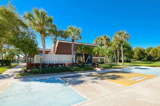  Residence photo 35