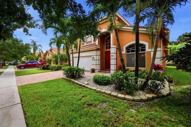 Residence photo 3