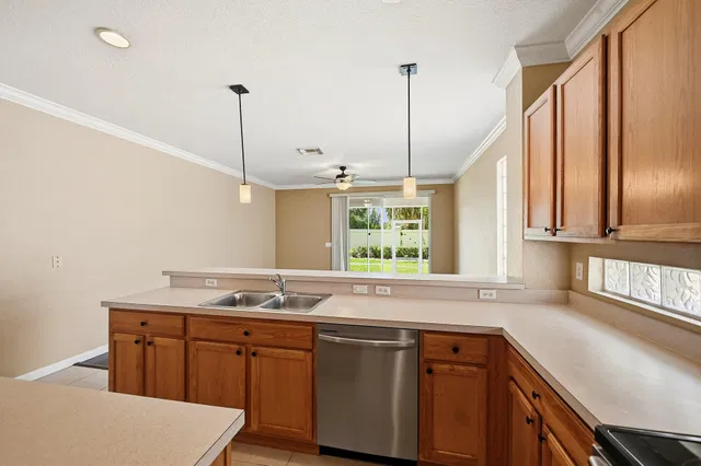 Residence photo 26
