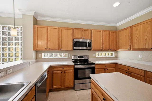 Residence photo 32