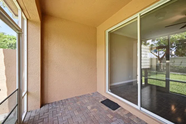 Residence photo 53