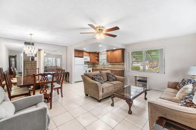 Residence photo 5