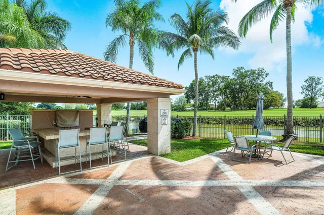 Unit 304 photo 25