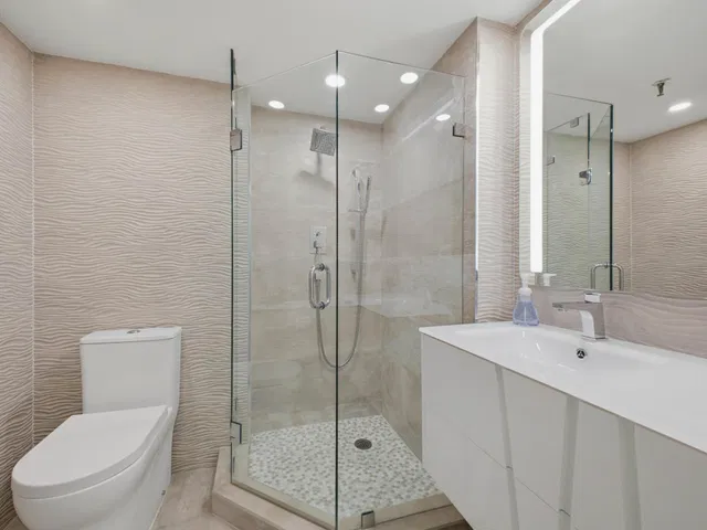 Unit 205 photo 20