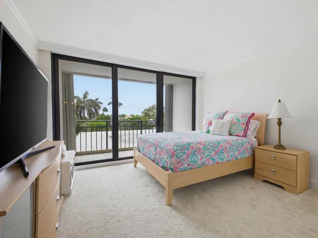 Unit 205 photo 21