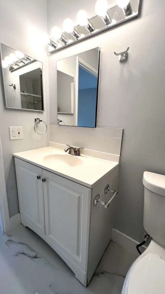 Unit B photo 18