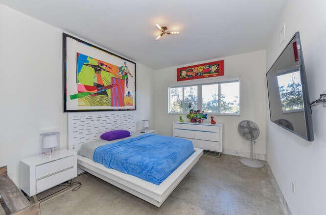 Unit 406 photo 5