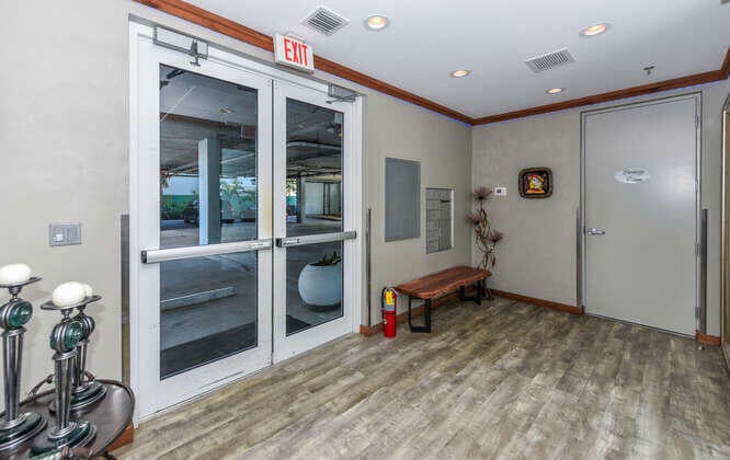 Unit 406 photo 44