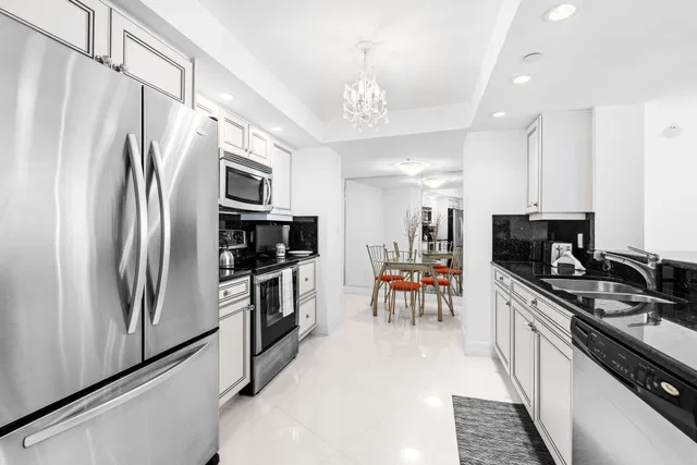 Tiara Singer Island Unit 28e photo 9