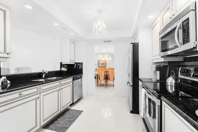 Tiara Singer Island Unit 28e photo 11