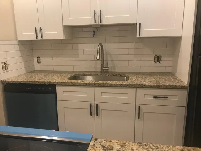 Unit 28 photo 20