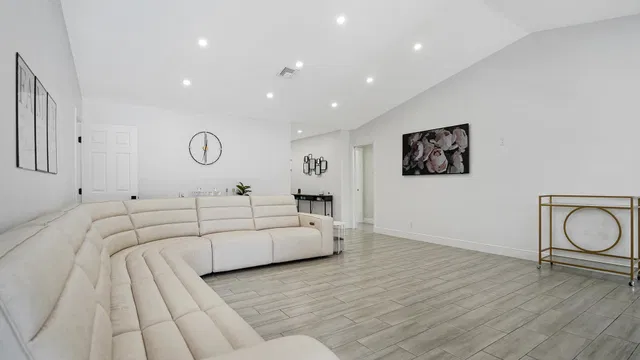 Residence photo 10