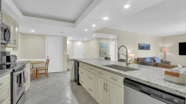 Unit 9207 photo 8
