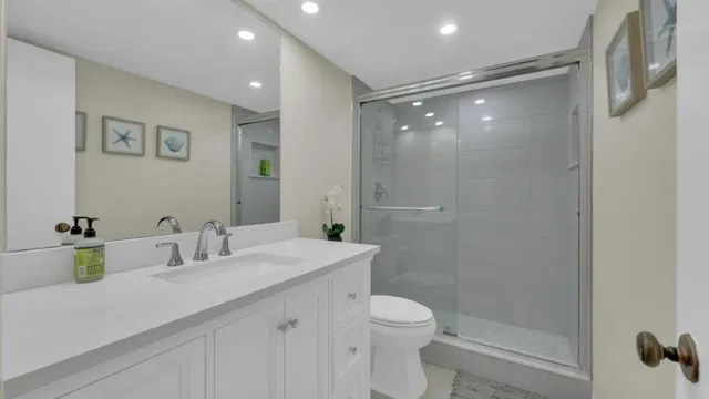 Unit 9207 photo 9