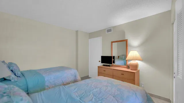 Unit 9207 photo 11