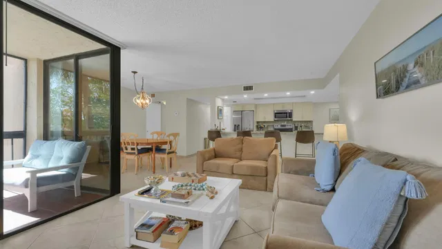 Unit 9207 photo 14