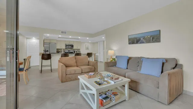 Unit 9207 photo 15