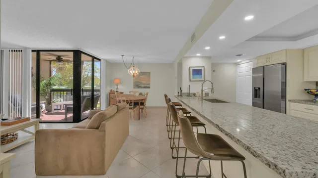 Unit 9207 photo 17