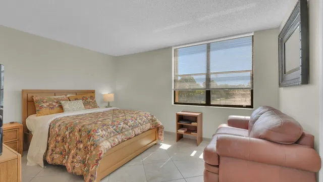 Unit 9207 photo 18