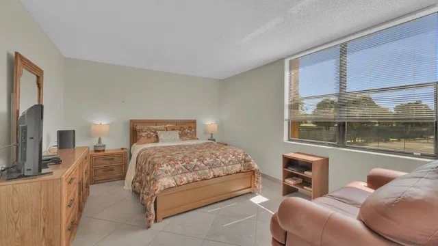 Unit 9207 photo 23