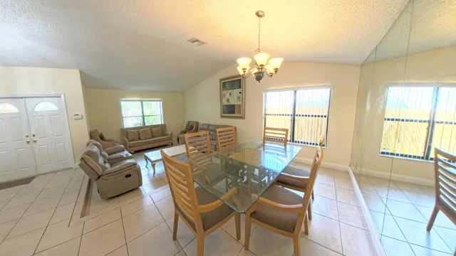  Residence photo 5