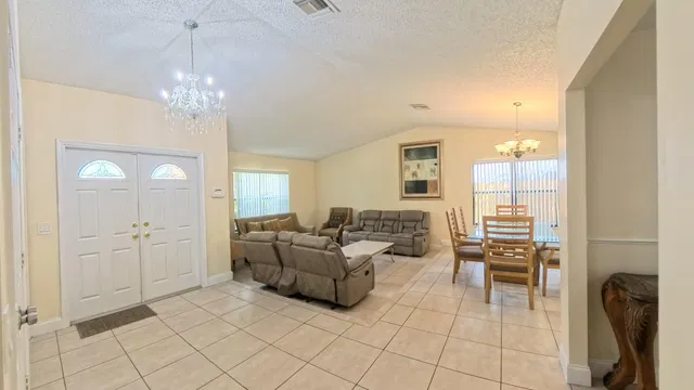  Residence photo 6
