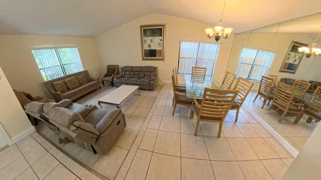  Residence photo 8
