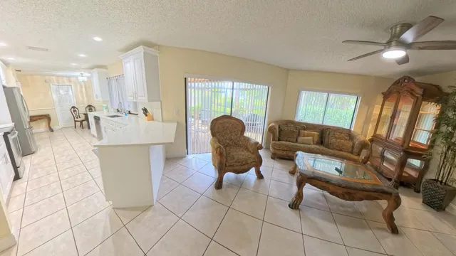 Residence photo 25
