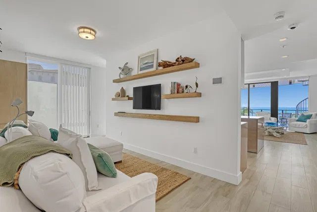 Singer Island Unit 305 photo 6