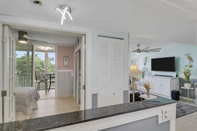 Unit 202 photo 10