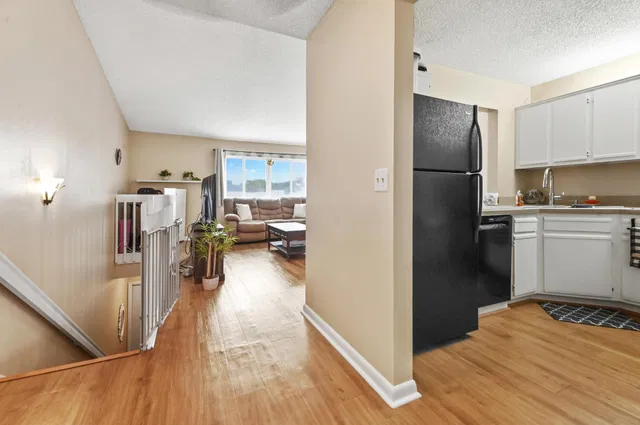 Unit 503 photo 3