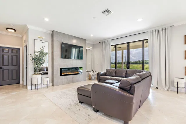 Residence photo 6