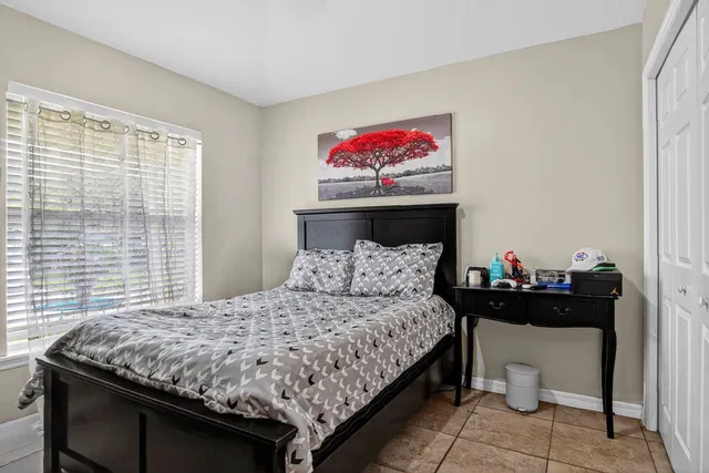 Residence photo 17