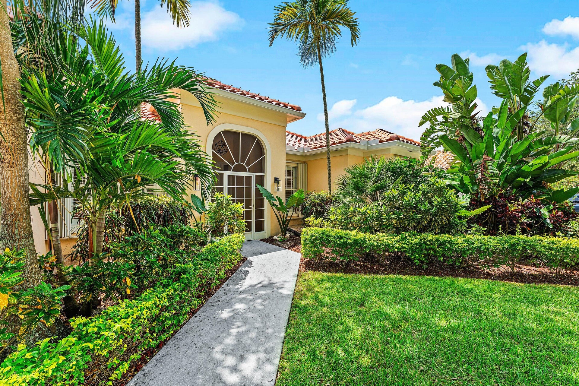 Residence photo 3