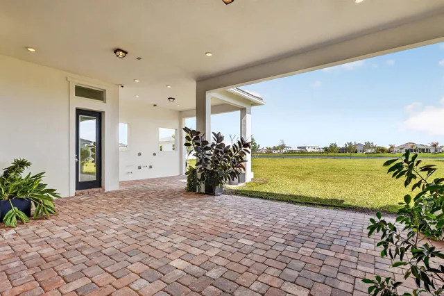 Bridgewater Preserve Residence photo 29