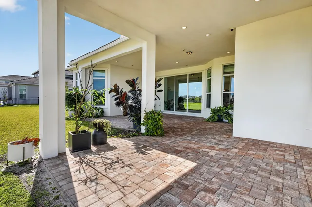 Bridgewater Preserve Residence photo 53