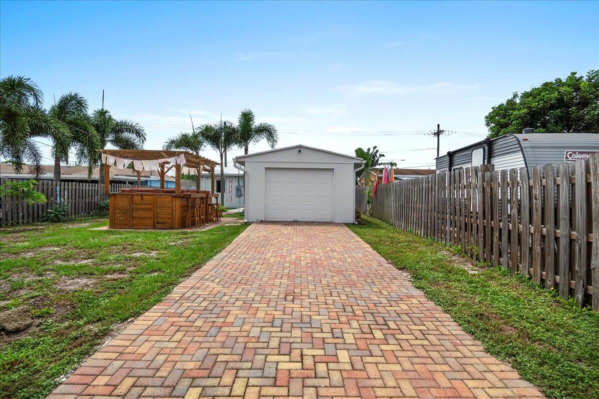 West Palm Beach Residence photo 21