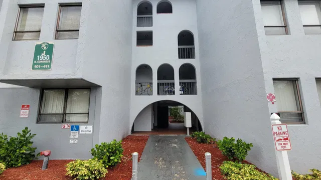 Unit 206 photo 2