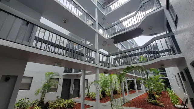 Unit 206 photo 3
