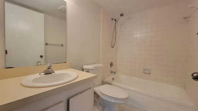 Unit 206 photo 9
