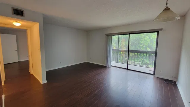 Unit 206 photo 21