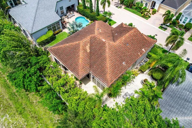 Woodfield Country Club Residence photo 23