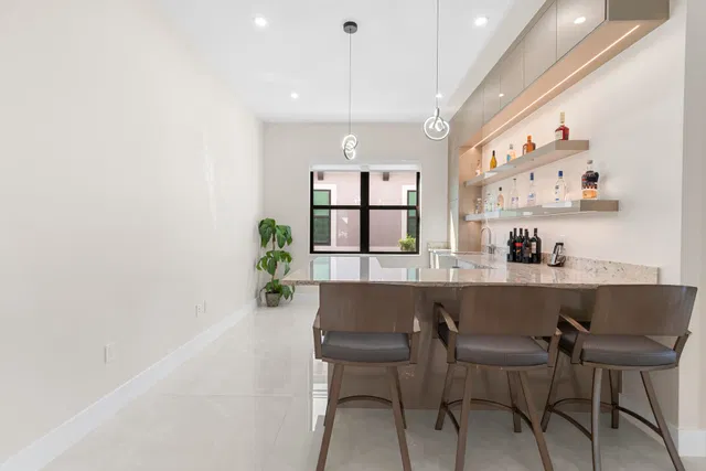 Residence photo 7