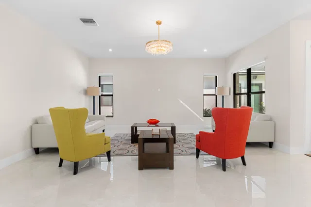 Residence photo 9