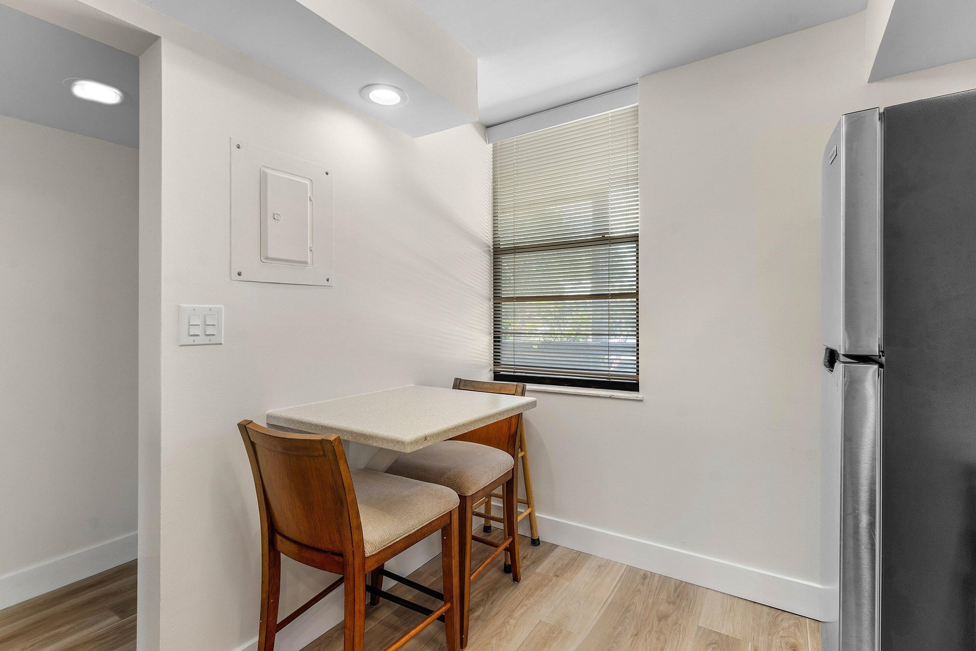 Unit 14203 photo 6